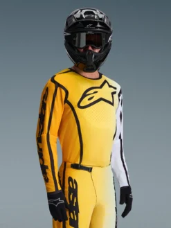 2026 Fluid Apex Bekleidungsset