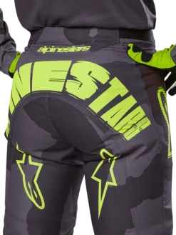 2025 Racer Hollow Bekleidungsset
