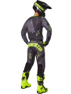 2025 Racer Hollow Bekleidungsset