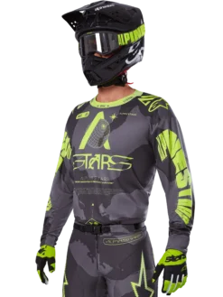 2025 Racer Hollow Bekleidungsset
