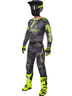 2025 Racer Hollow Bekleidungsset