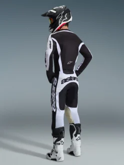 2026 Racer Riway Bekleidungsset