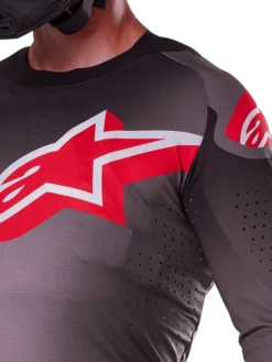 Supertech Lipan Bekleidungsset 2025
