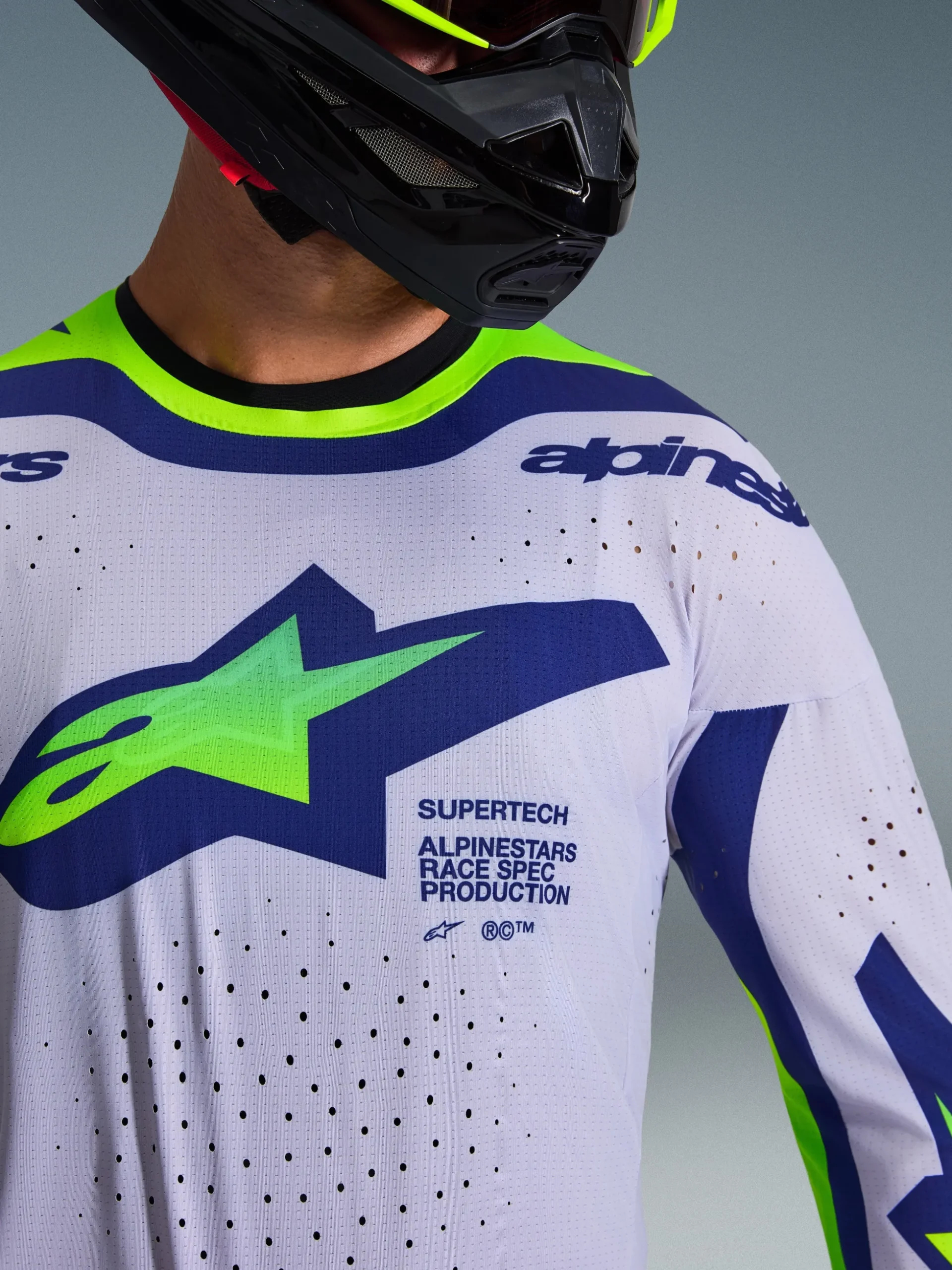 2026 Supertech Vista Bekleidungsset