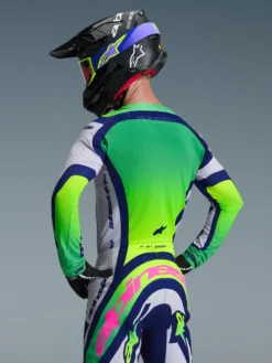 2026 Supertech Vista Bekleidungsset