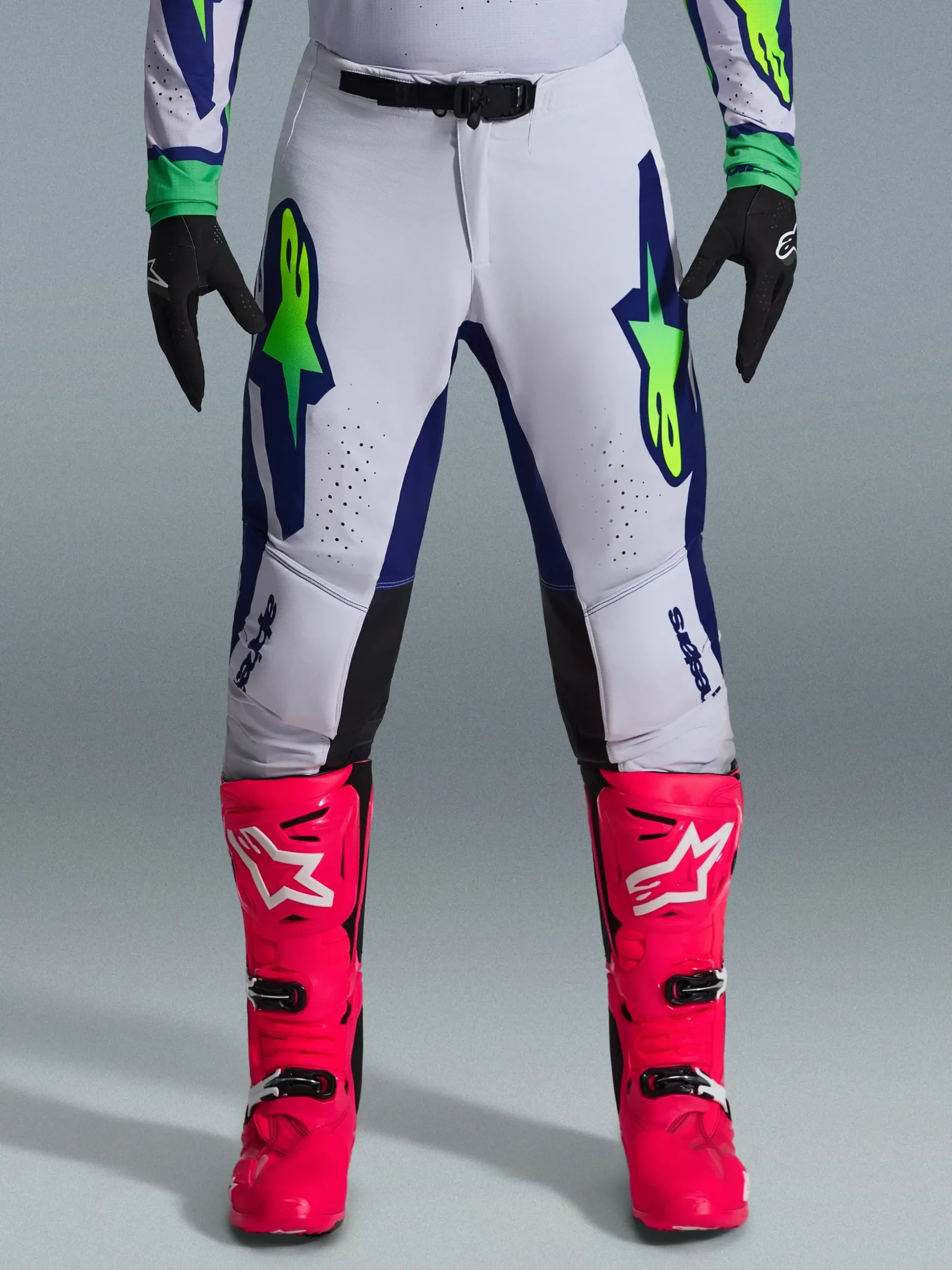 2026 Supertech Vista Bekleidungsset