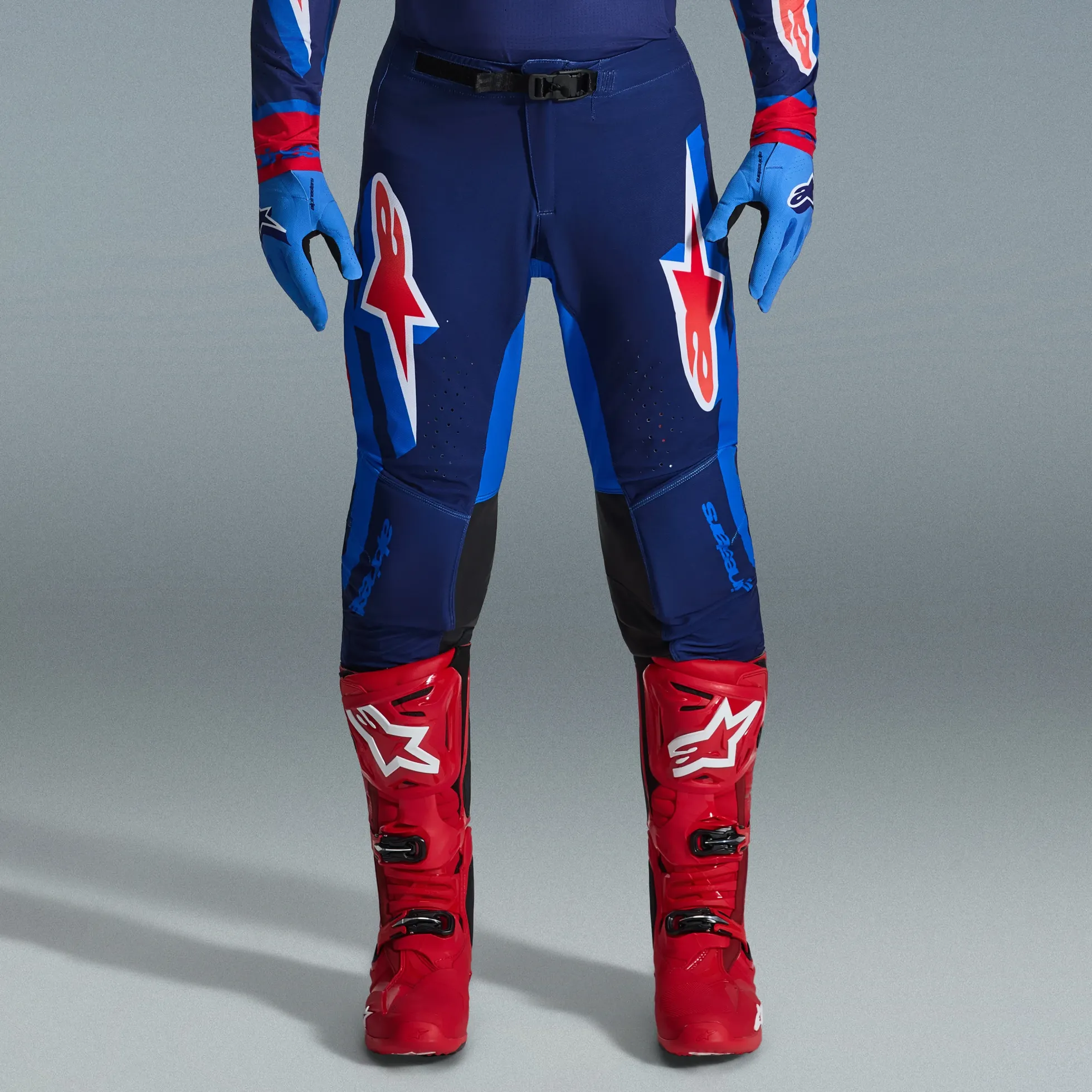 2026 Supertech Vista Bekleidungsset
