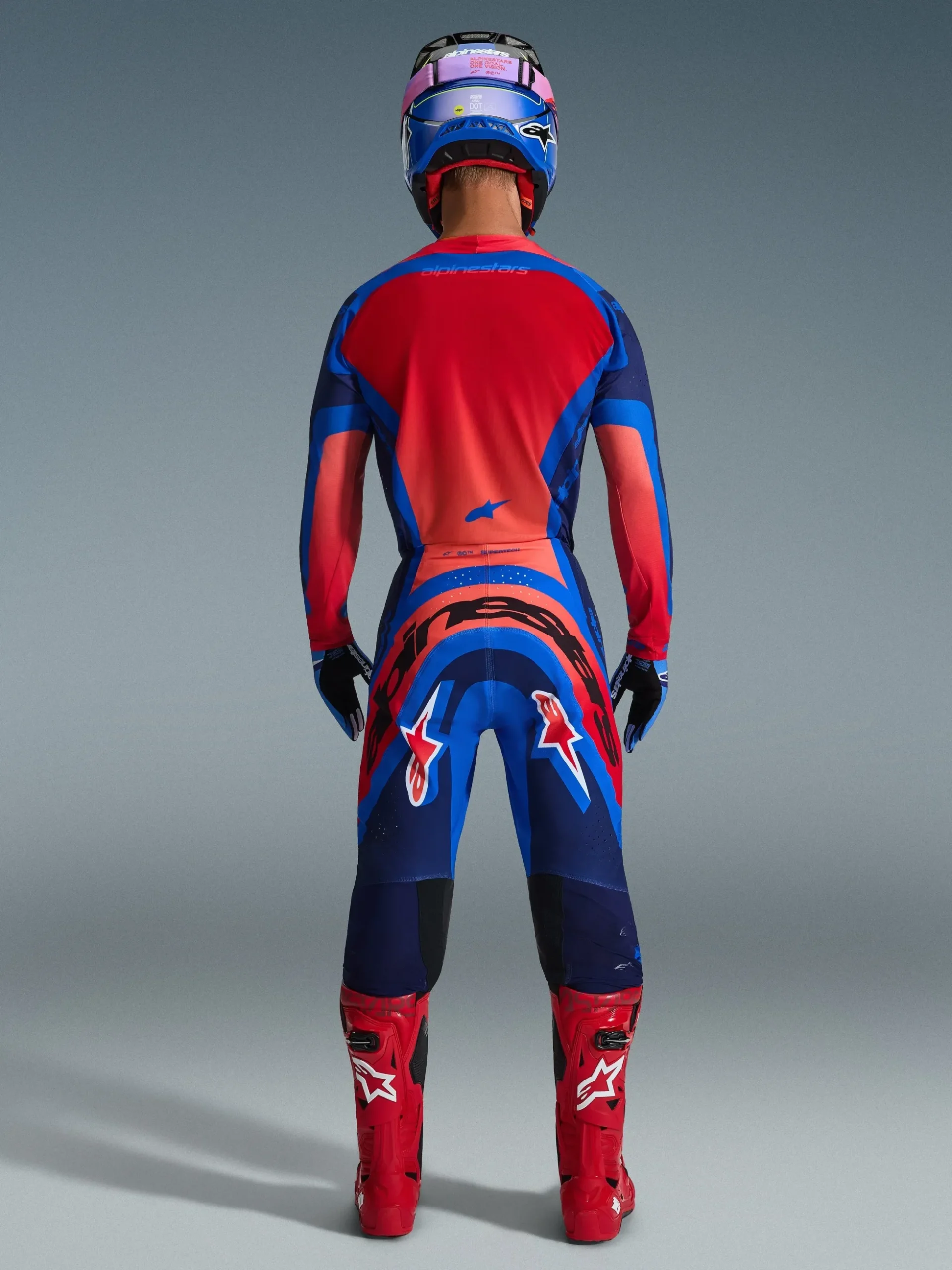 2026 Supertech Vista Bekleidungsset